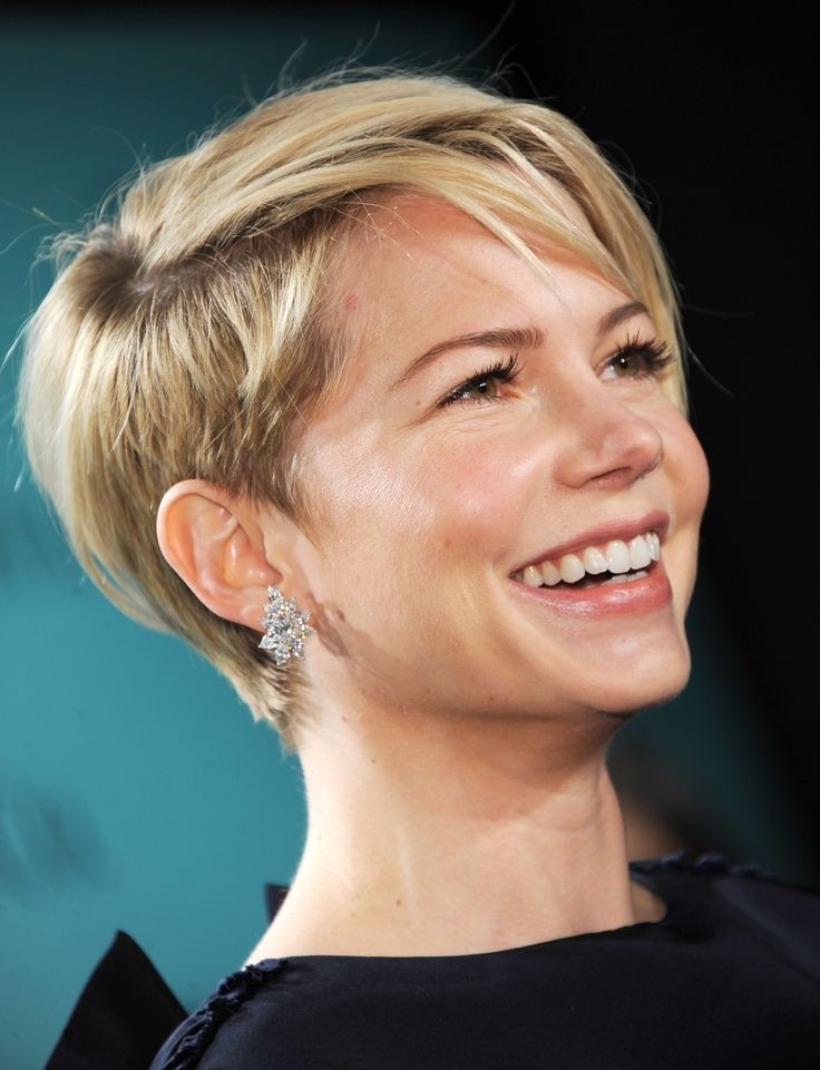 16 short hairstyles for thin hair to show to your stylist  Marie Claire UK