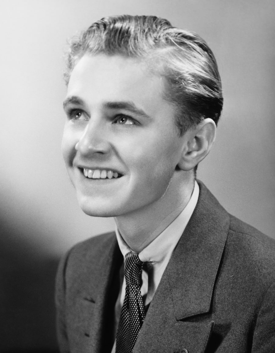 classic 1950s mens hairstyle