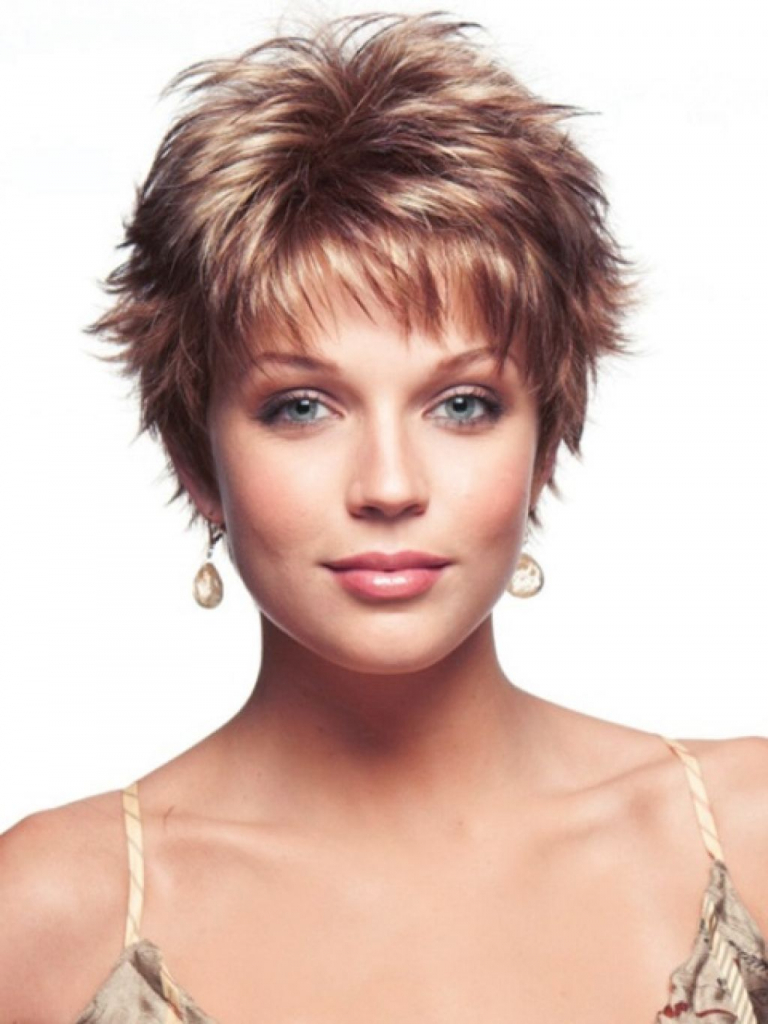 Short Hair Styles For Thin Hair 2025