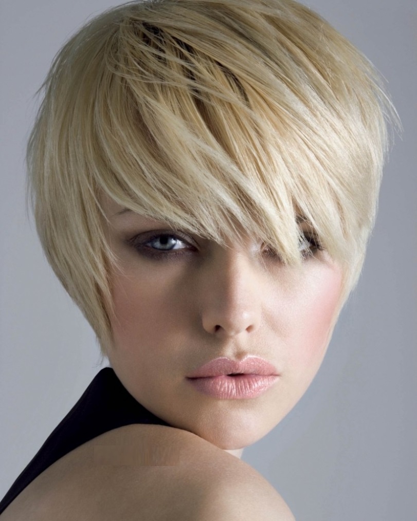 30 gorgeous feathered short hairstyles for women  hairdo