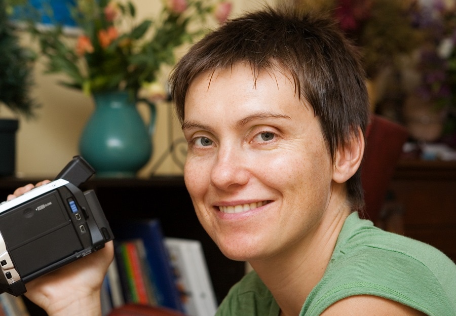 woman with low maintenance short hair