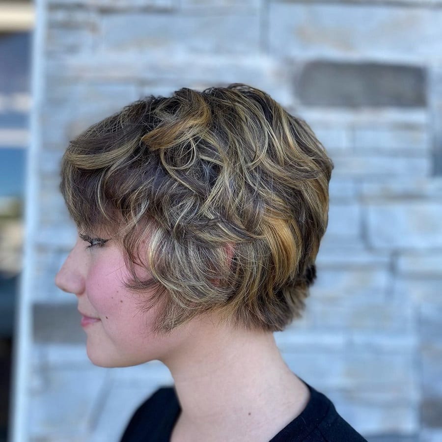 razor cut short hairstyles with highlights