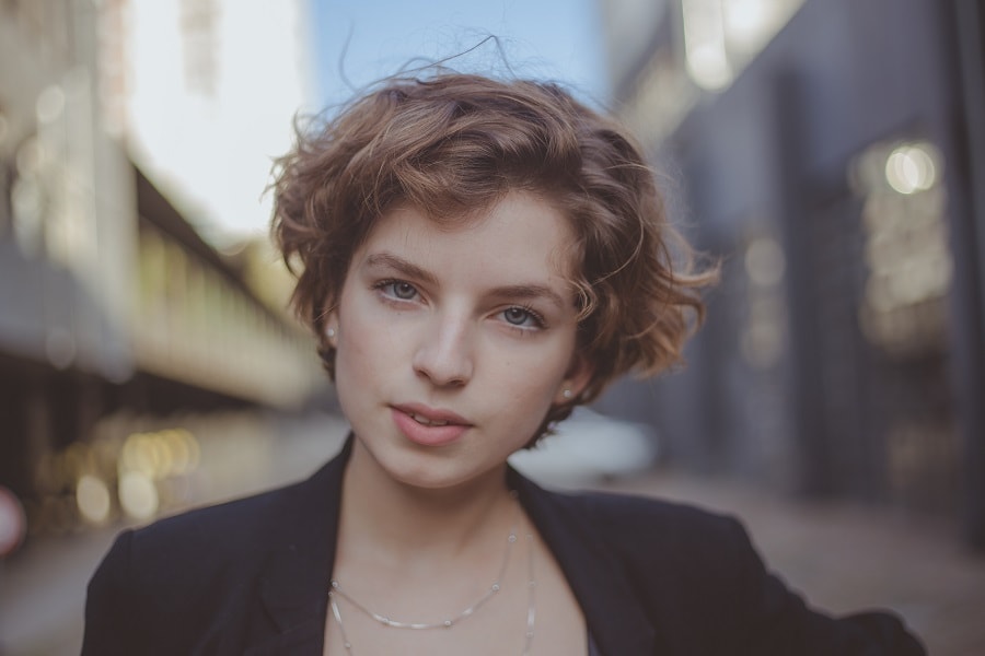 thin hairstyle for wavy short hair