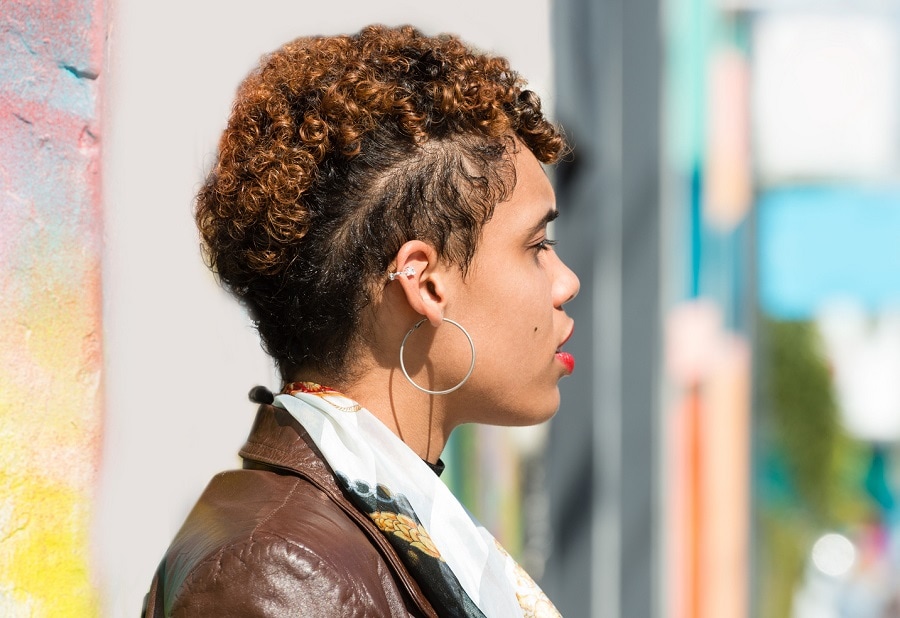 curly short hair undercut with highlights