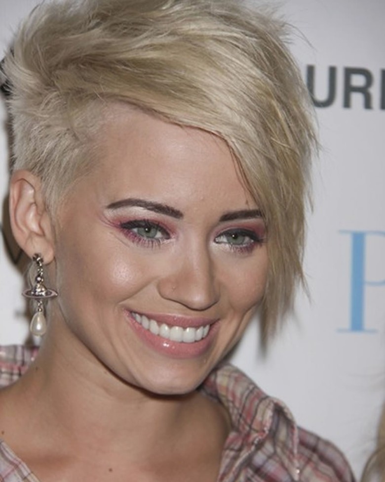 25 Asymmetrical Short Hairstyles to Grab Everyone