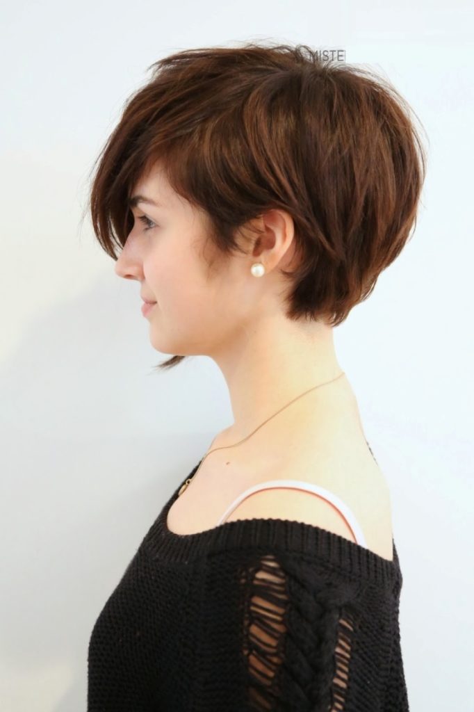25 Asymmetrical Short Hairstyles to Grab Everyone's Attention Hairdo