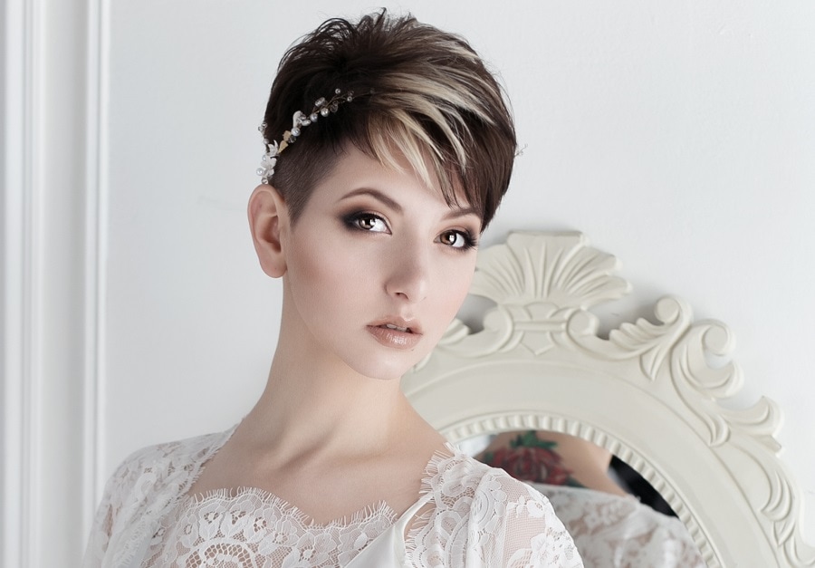 wedding hairstyle with short pixie