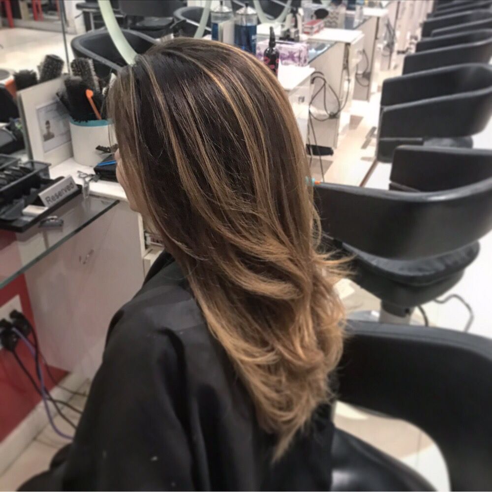 Medium Wavy Balayage Hair