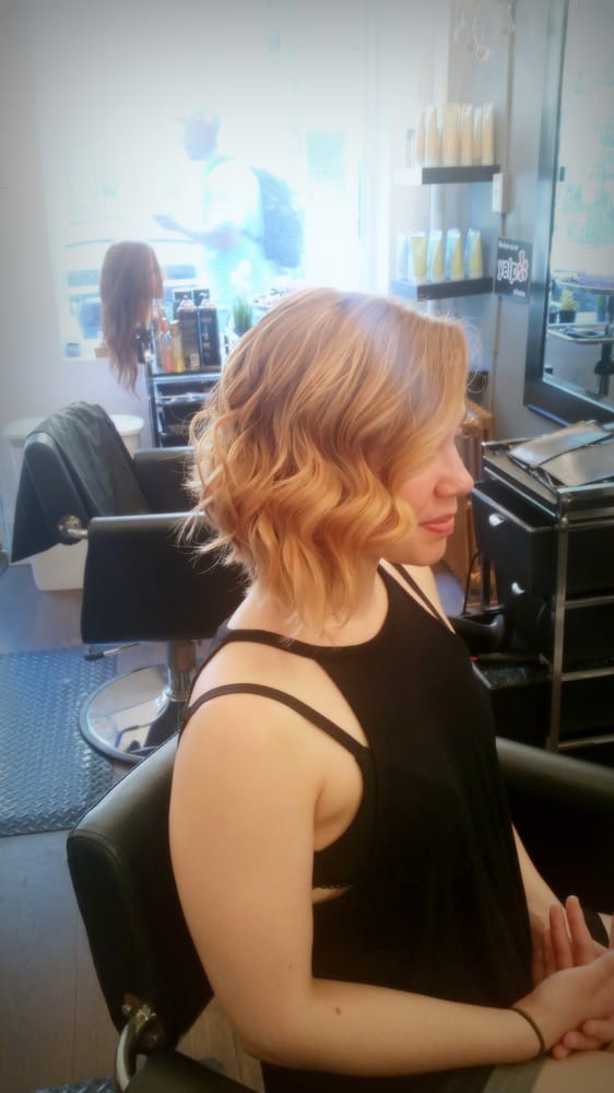 Wavy Short Hairstyle