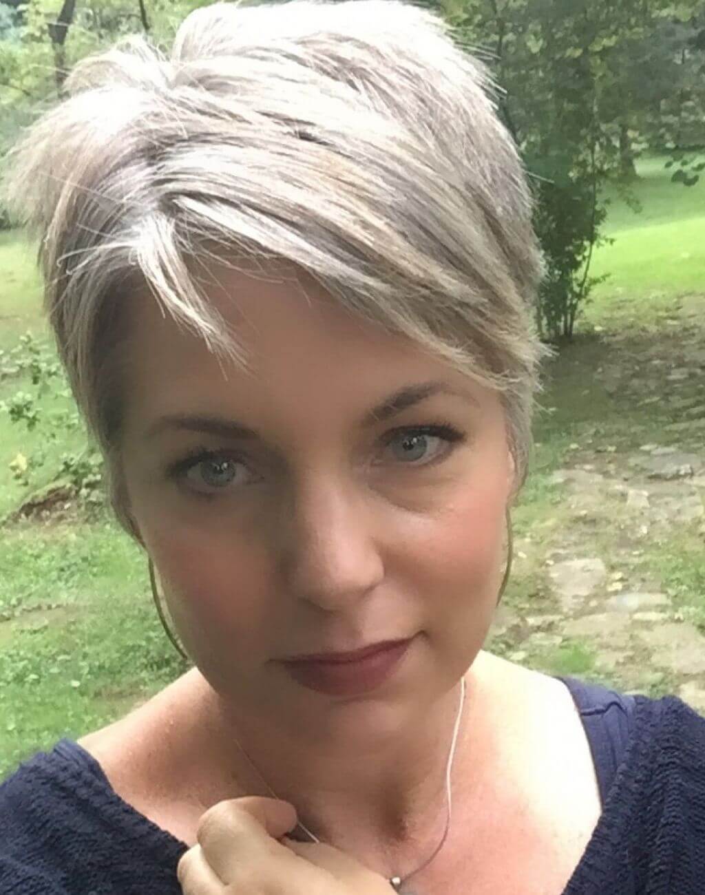 hairstyles for gray hair