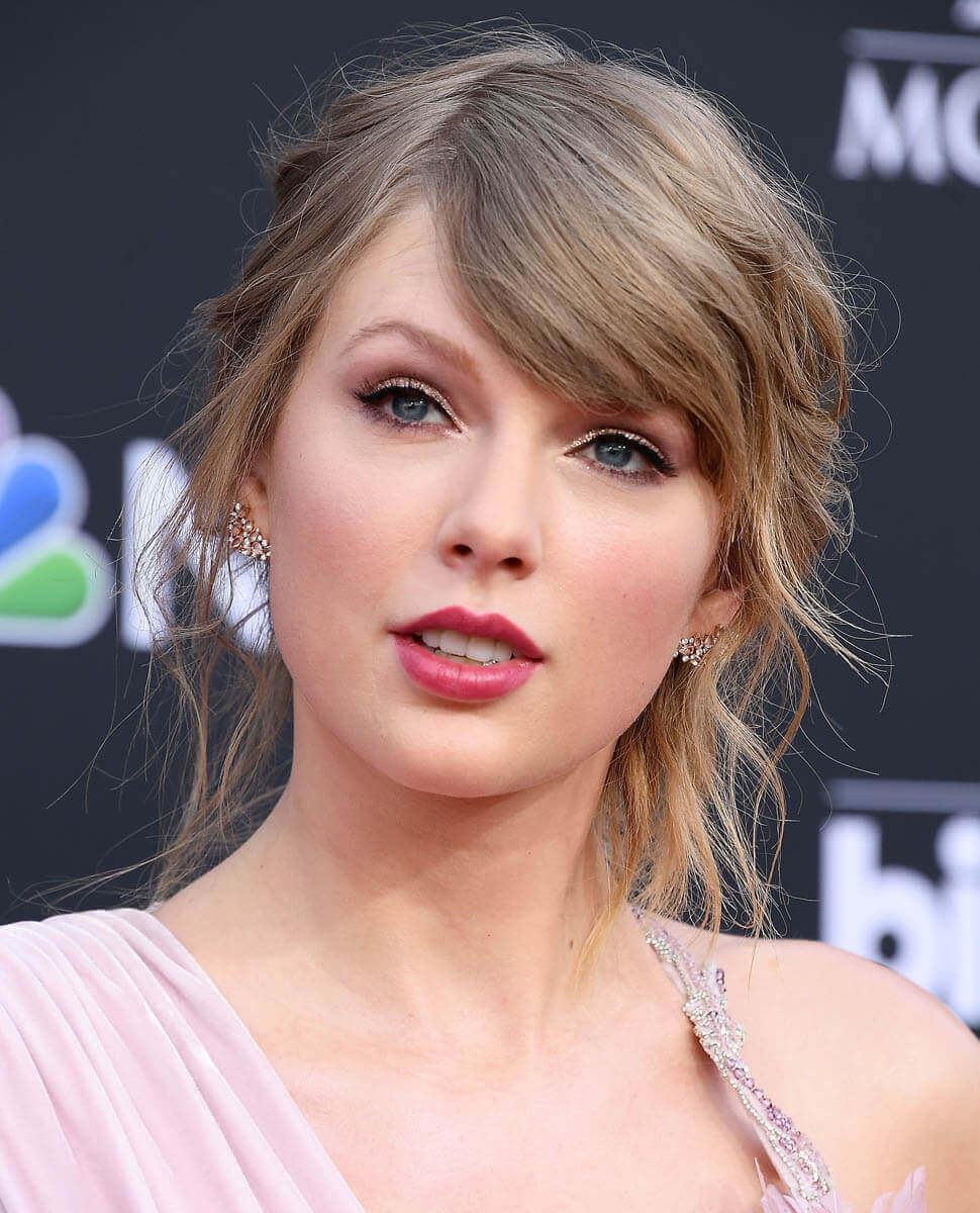 Taylor Swift Hairstyles