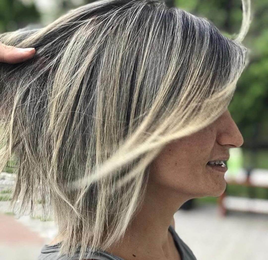 70 Hairstyles for Women Over 50 With Highlights