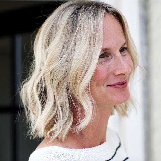 60 Shoulder Length Hairstyles for Women Over 50