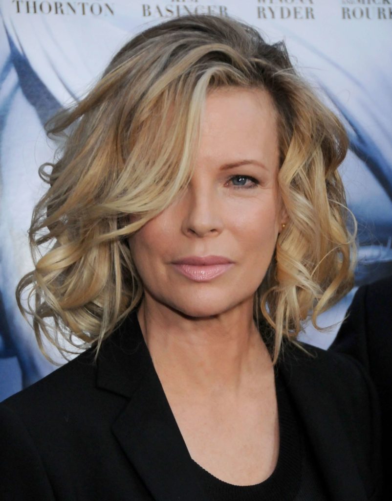 Wavy Hairstyles for Women Over 50