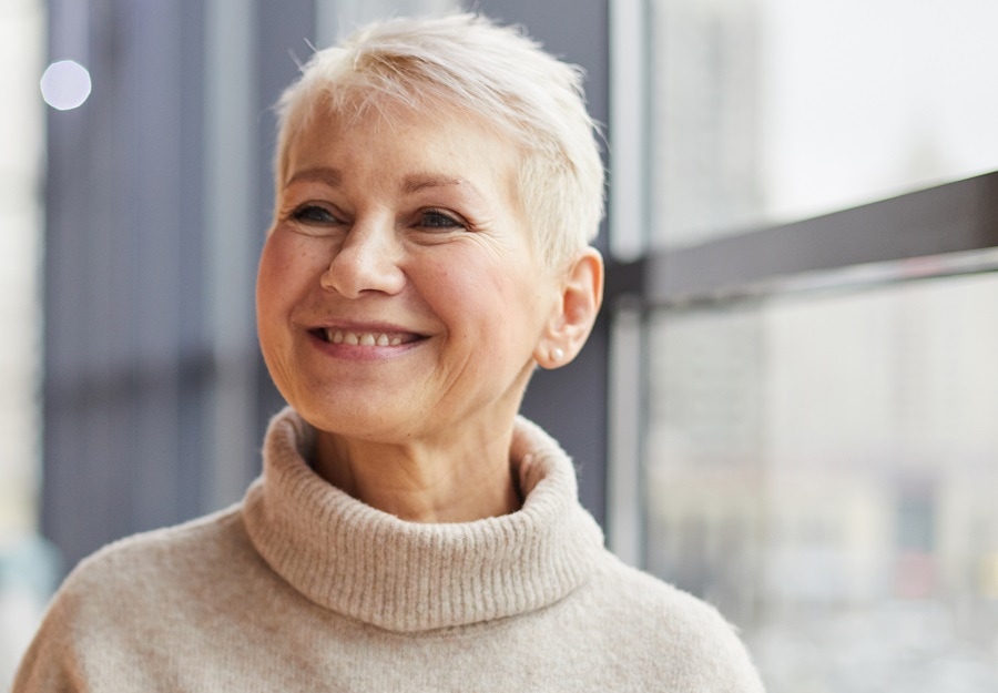 crop short hairstyle for older woman with round face