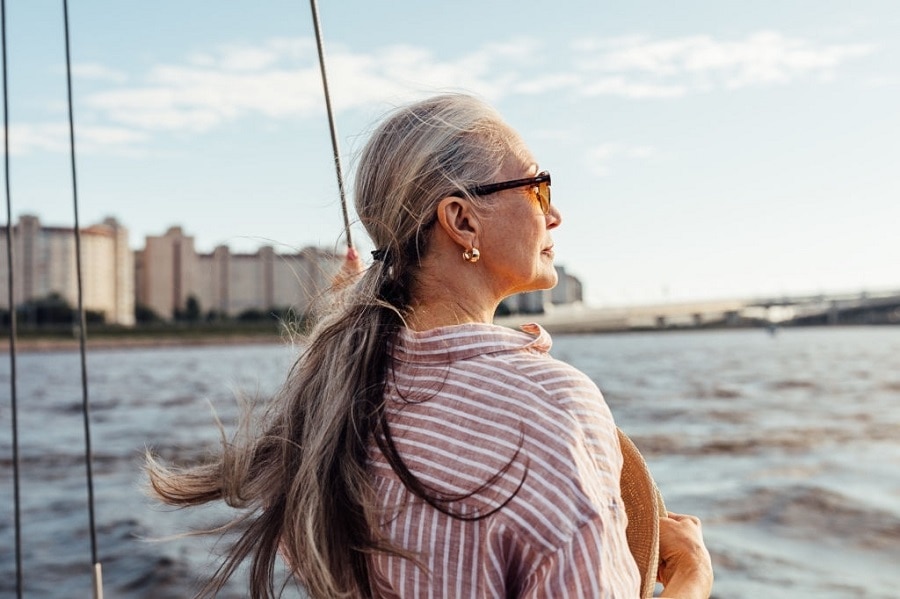 long hair ponytail for oldewr women