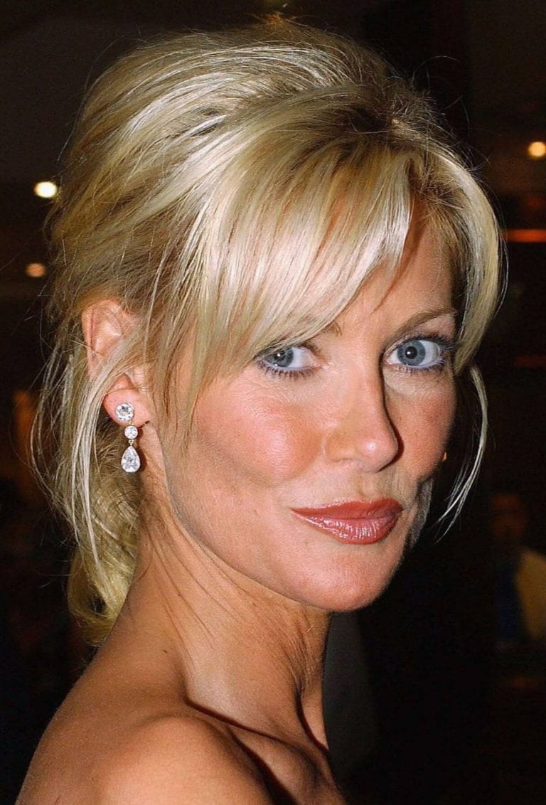 60 Best Mom Hairstyles To Look Classically Modern