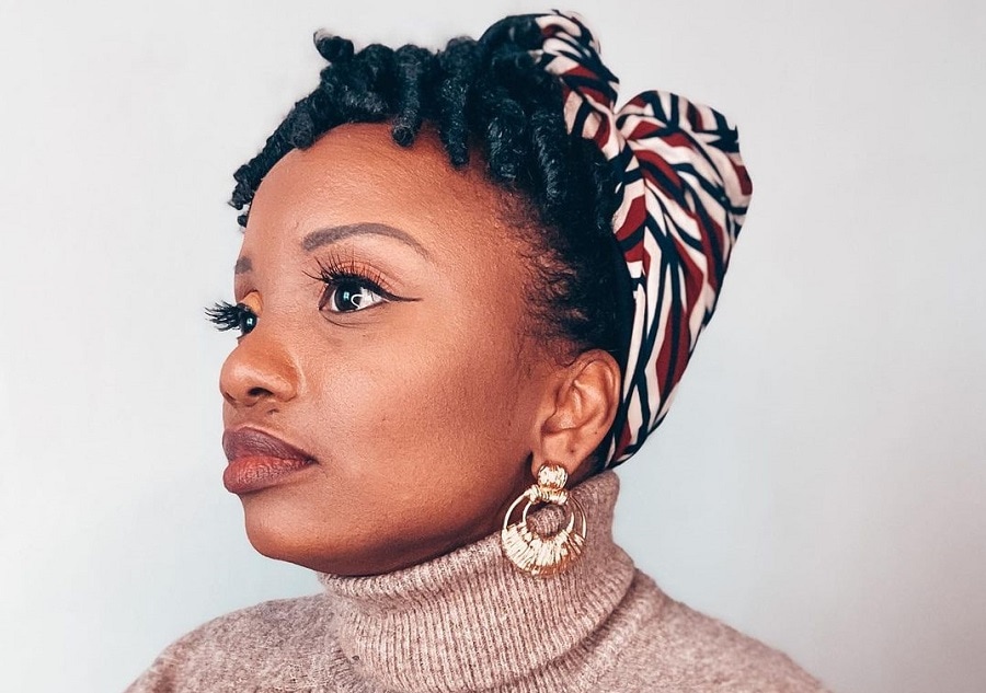 finger coils hairstyle with bandana