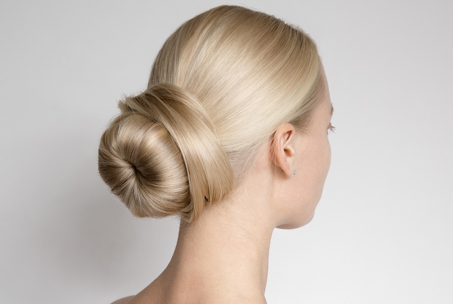 blonde bun hairstyle for everyday
