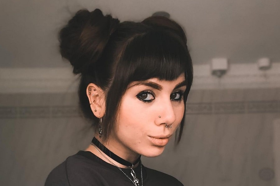 grunge hairstyle with bangs