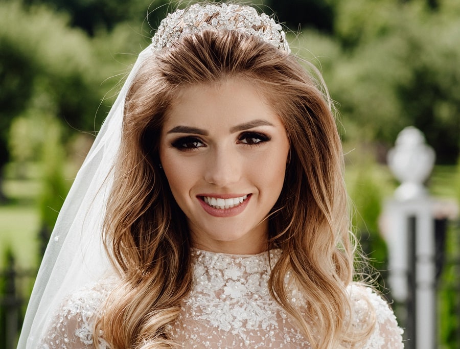 wedding hairstyle with long balayage hair