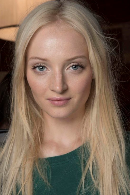 40 Long Hairstyles and Haircuts for Fine Hair with an Illusion of