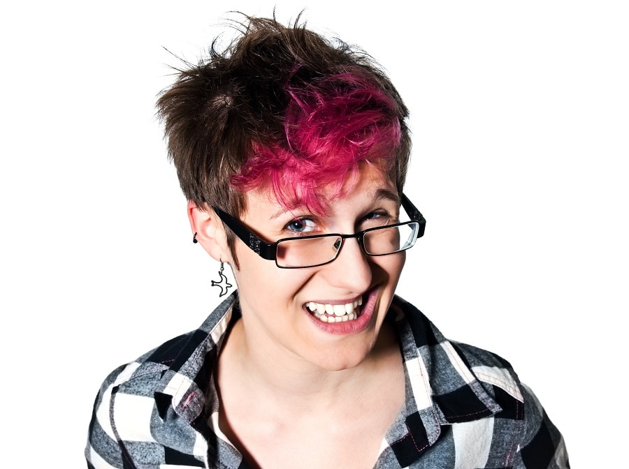 messy pixie with pink highlights