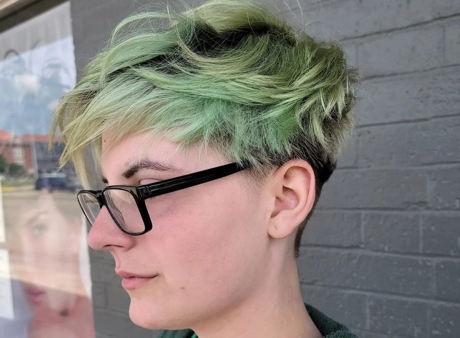 funky messy pixie hairstyle