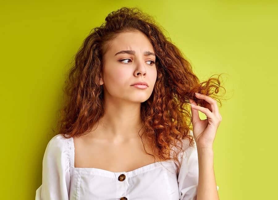 hair follicles of straight and curly hair