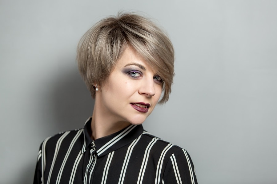 short ashy blonde hairstyle