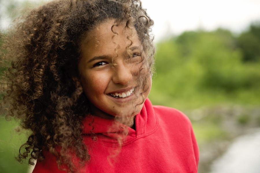 messy curly hairstyle for kids