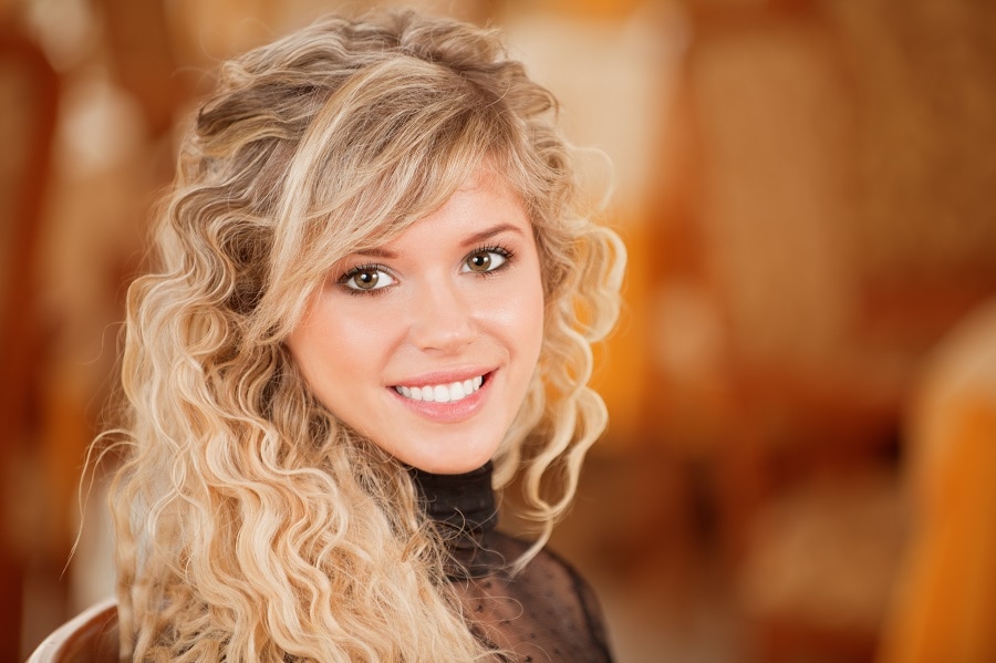 2. 20 Stunning Blonde, Curly Hairstyles for Women - wide 2