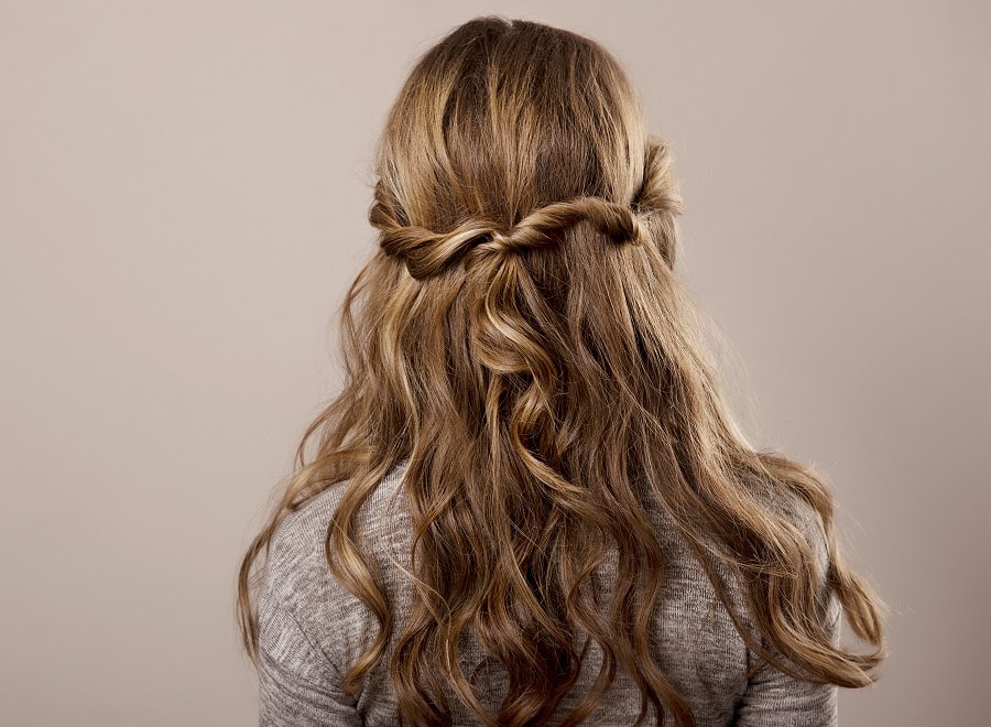 light golden brown wavy hair