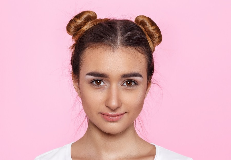 space buns for medium hair