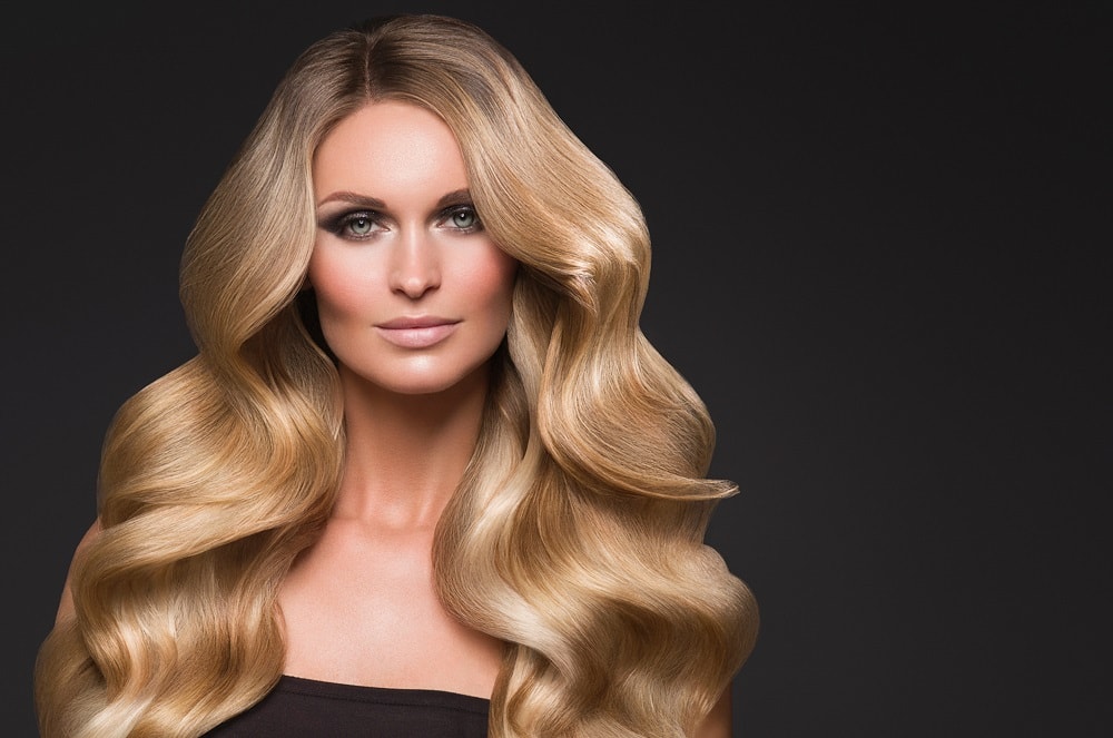champagne blonde wavy hair for square face women