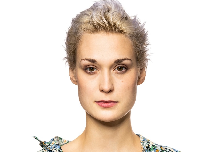 blond pixie cut for square face