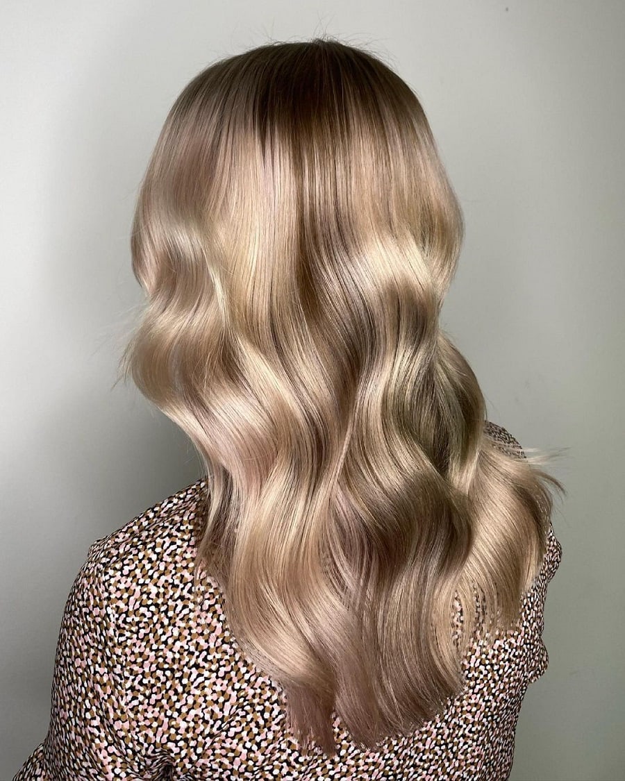 dark champagne blonde wavy hair 