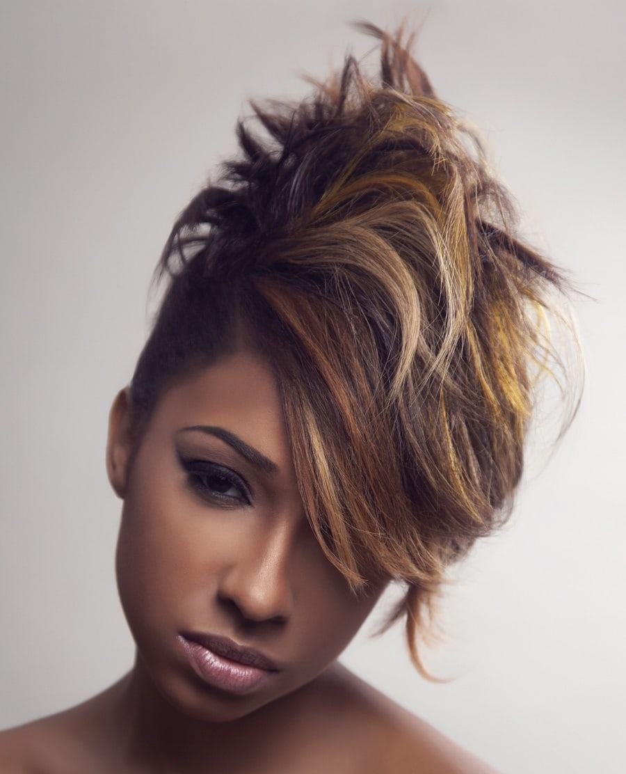 black woman with chunky hair highlights