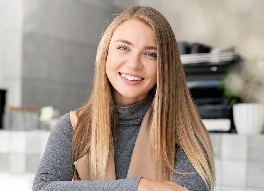 light caramel brown hair for women with blue eyes