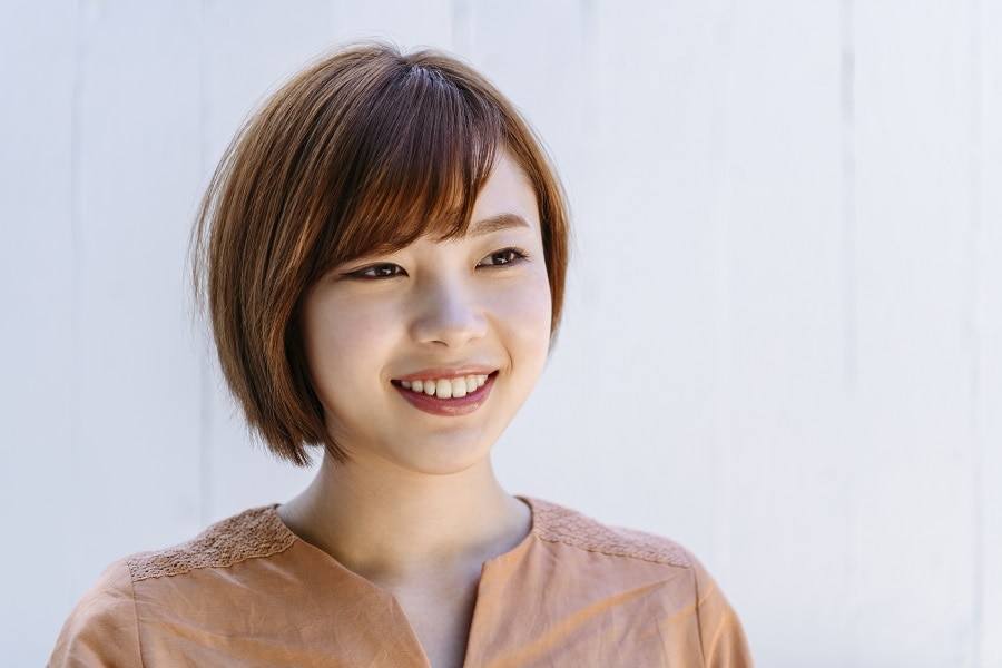 short brown bob with side bangs