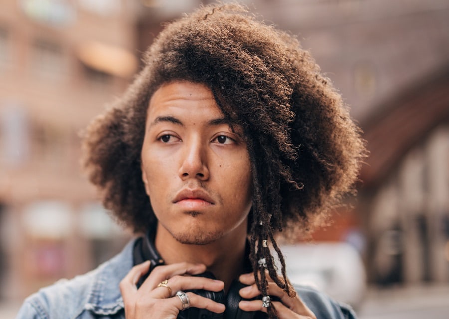 curly hair with side part for black men