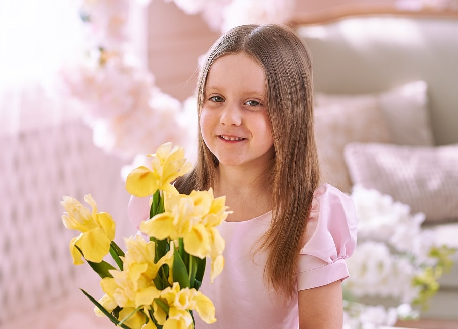 flower girl with straight blonde hair