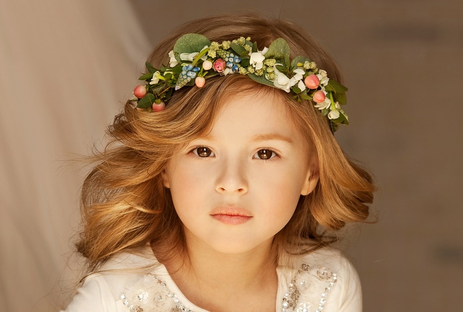 layered blonde hairstyle for flower girls