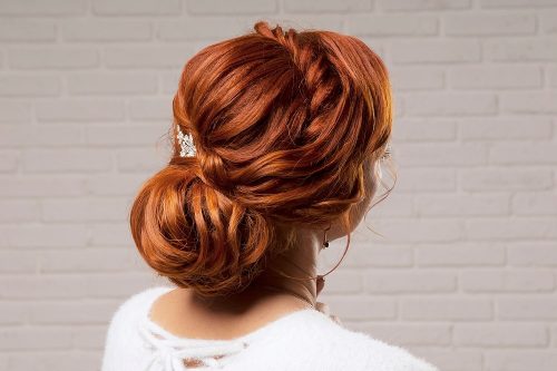 23 Stunning Low Bun Hairstyles for All Occasions
