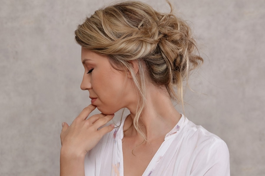 messy bun for long hair