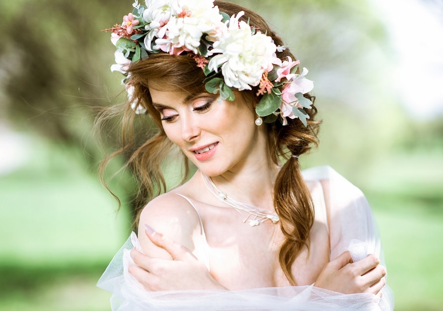 messy ponytail for wedding