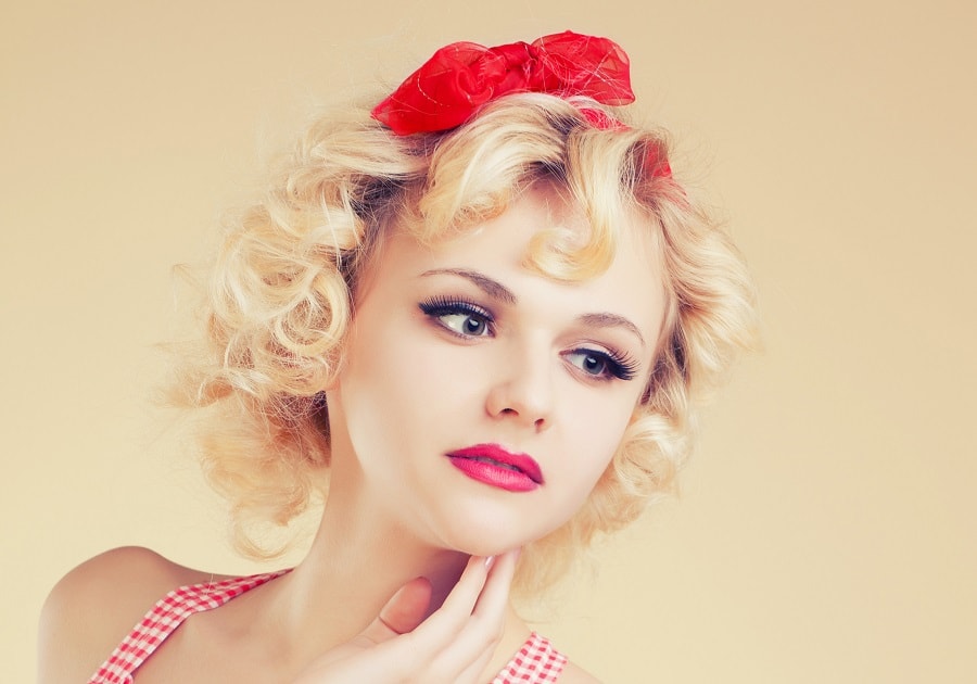 pin up hairstyle for short blonde hair and bangs