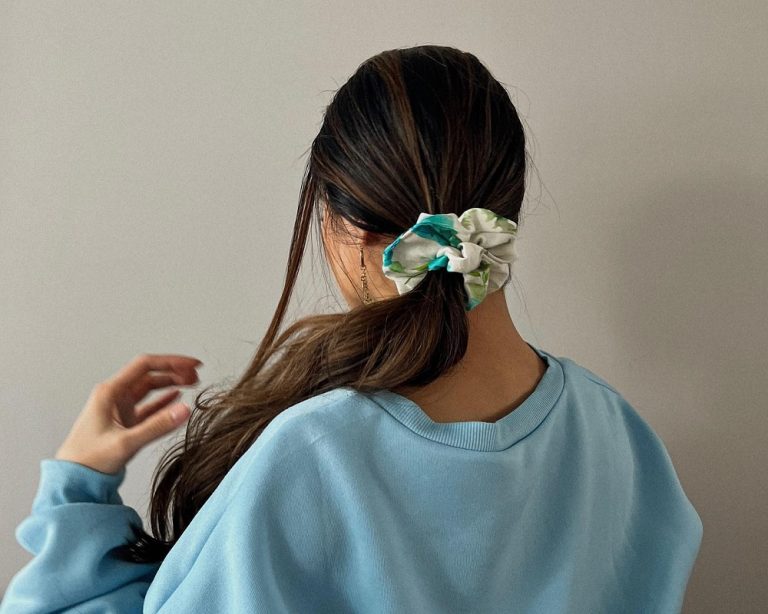 scrunchie hairstyle