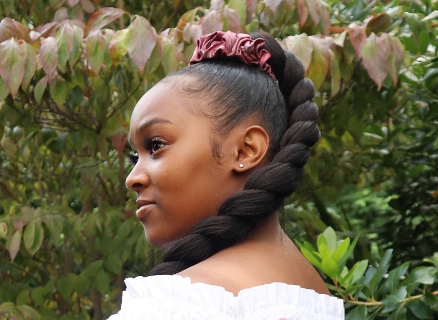 scrunchie hairstyle for black women