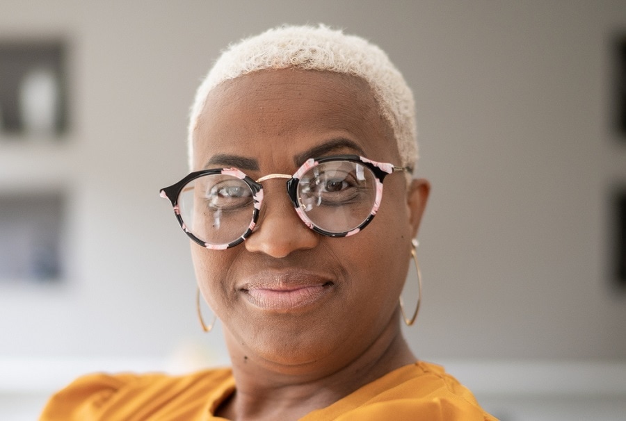 Top 48 image short hair over 50 with glasses Top 48 image short hair over 50 with glasses